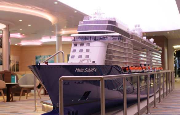 TUI CRUISES Mein Schiff 4